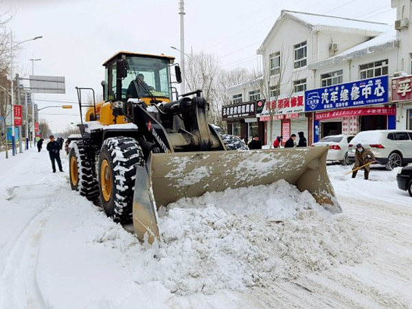 除雪保畅，pg电子铁肩道义勇担重任！